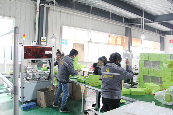 廠里出貨--芊諾爾集團